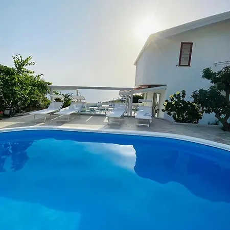 Miriasol ベッド・アンド・ブレックファスト 4*