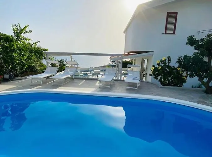 Miriasol לינה וארוחת בוקר 4*