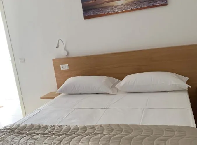 לינה וארוחת בוקר Miriasol 4*